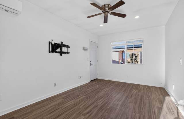 4833 1/2 Lantana Dr Gallery 4