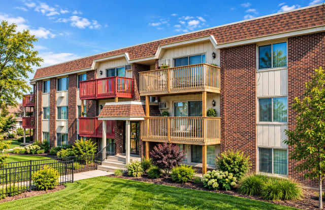 The BLVD Apartments | Renovated 1 Bedroom / 1 Bath Gallery 1