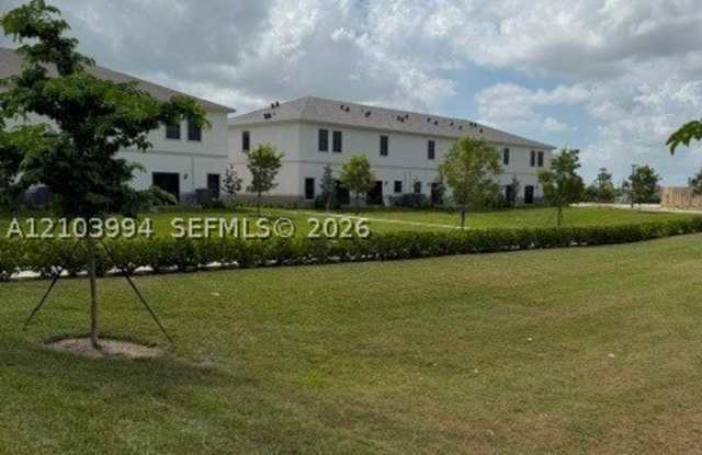 1232 SW 8th Ct Gallery 3