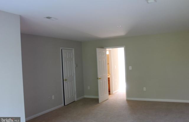 2208 PALUSTRIS LANE Gallery 3