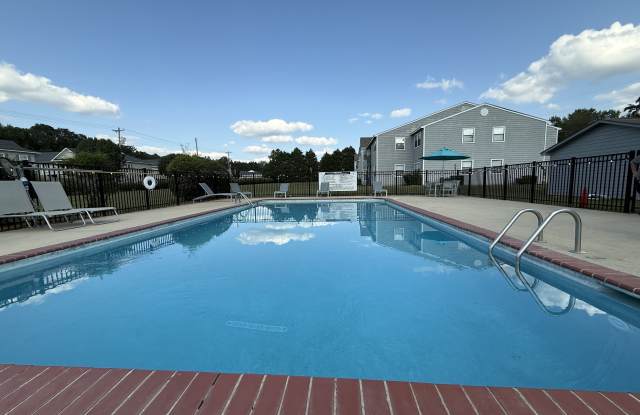 Courtney Square photos photos