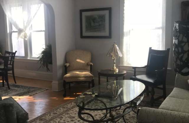 1719 22nd Avenue NE Gallery 3