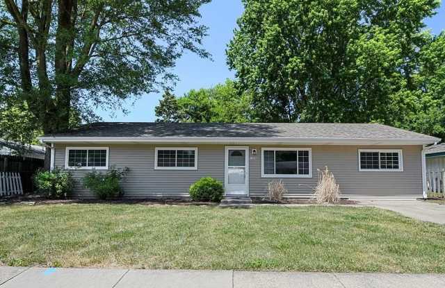 4 bedroom 2 bathroom located in Champaign- Available August! photos photos