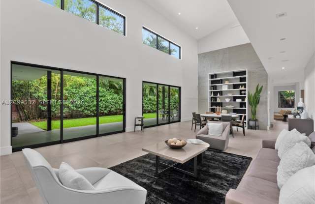 10 Samana Dr Gallery 2