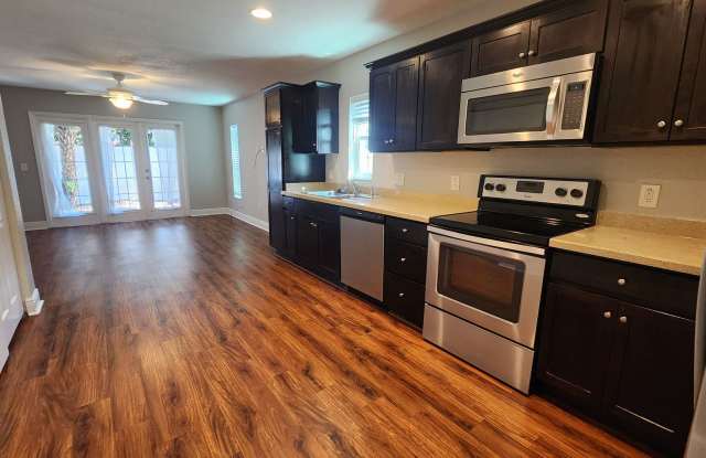 ONE MONTH FREE!!!! Immediate move-in offer !! Gallery 3