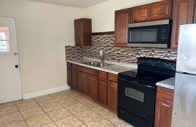 North Hyde Park 2 bedroom 2 bath Gallery 4