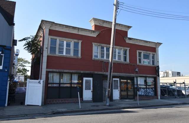 191 Main Street Gallery 2