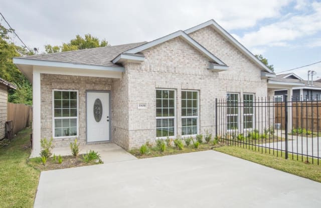 1908 Benson St - 1908 Benson Street, Houston, TX 77020