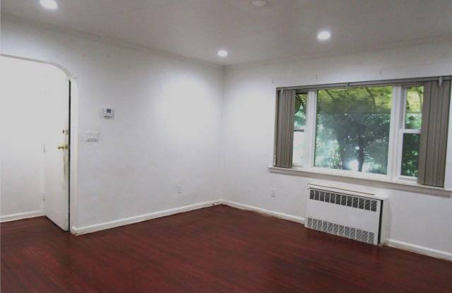 251-18 Shiloh Avenue Gallery 4
