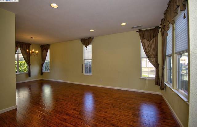4026 Cragford Pl Gallery 4
