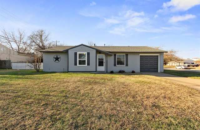 700 Sunset Lane - 700 Southwest Sunset Lane, Burleson, TX 76028
