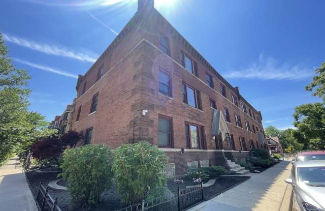 2539 W Iowa Street unit: 3 photos photos