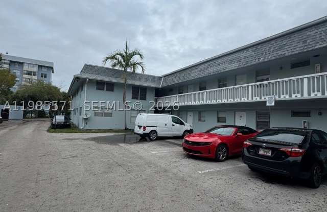 4251 NW 5th St - 4251 Northwest 5th Street, Plantation, FL 33317