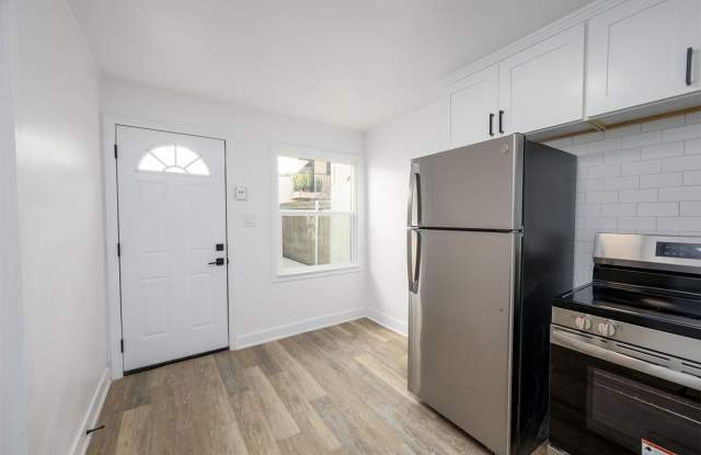 Detached 1 Bed 1 Bath Cottage photos photos