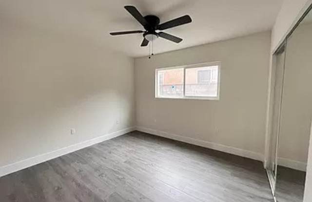 1529 1/2 West 105th Street - 7 Gallery 4