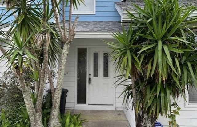 Beautiful condo close to the beach!!! This 2 Bed 1.5 bath is located in the Deerfield Lakes Community! Gallery 3