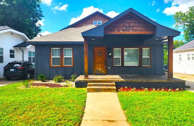 3 Bed 2.5 Bath 1 Car Garage Built New 2021 in Gatewood Addition photos photos