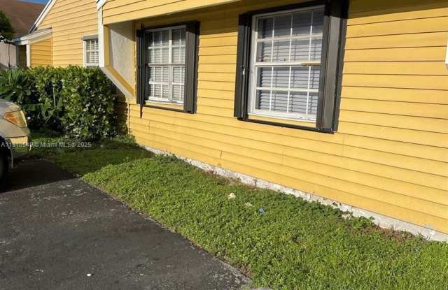 1234 SW 71st Ter photos photos