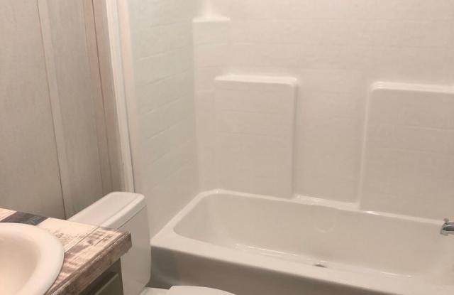 Luxury -3 Bedroom / 2 Bath Mobile Home - DeFuniak Springs Gallery 4