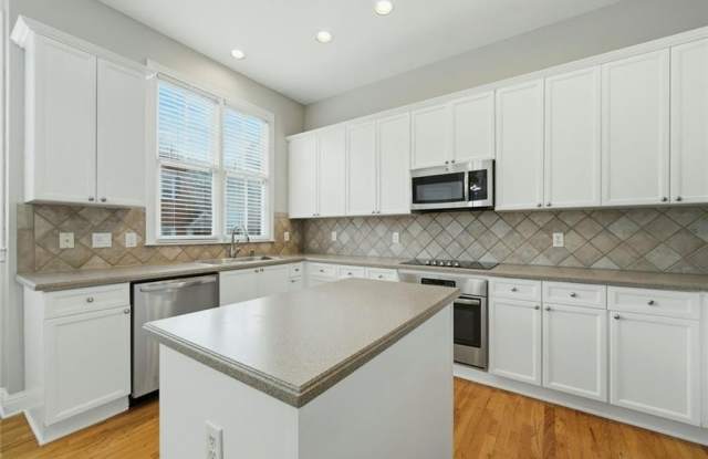 319 Creekbank Way SE Gallery 4