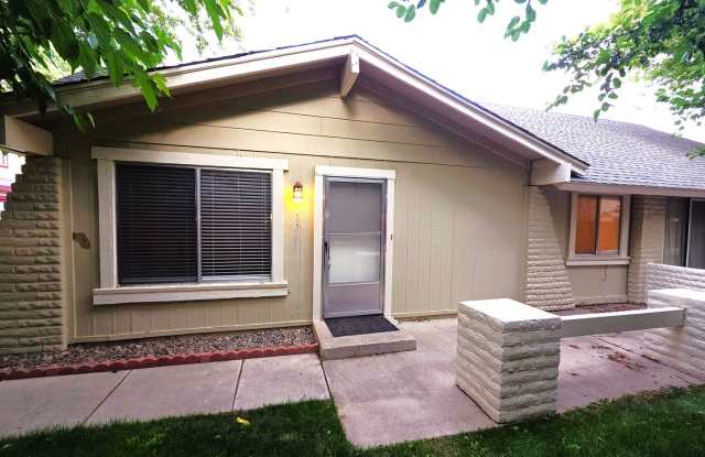 Large 2 bedroom 1.5 bath 2 car garage townhouse new custom flooring and paint throughout with new  kitchen cabinets and appliances! photos photos