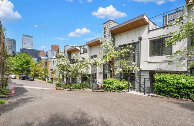 Fantastic Bellevue Townhouse with View... photos photos