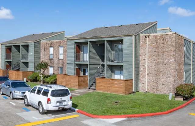 University Green photos photos