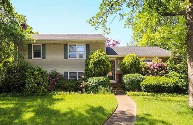 98 Bayberry Avenue photos photos