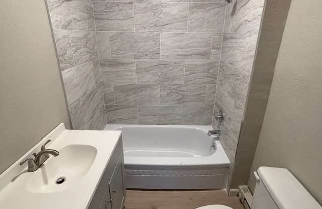 Huge 5 bedroom 2 bath home photos photos