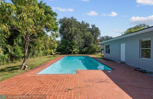 701 Azalea Ct Gallery 3