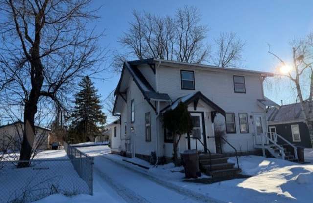 Cozy studio apartment conveniently located on South 6th Street #3 photos photos