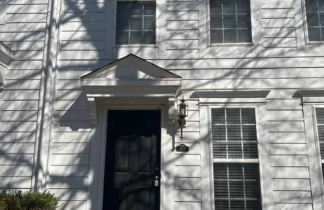 13828 Hill Street Gallery 2