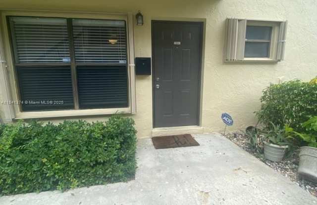 10055 NW 4th St photos photos