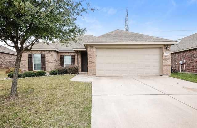 213 Kennedy Drive - 213 Kennedy Drive, Crowley, TX 76036