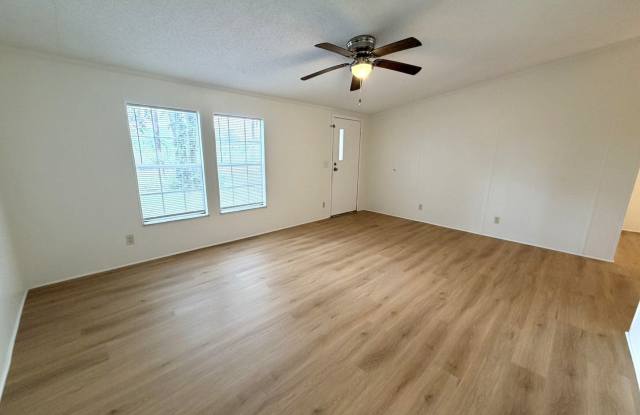4BR/2BA Baldwin Home On Large Lot Gallery 4