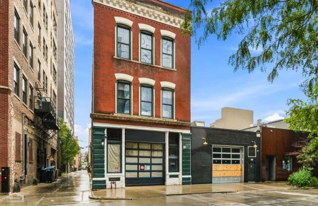 114 N Aberdeen Street Gallery 1