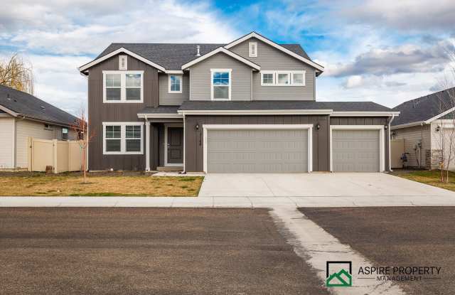 Spacious 4 Bedroom Home 2.5 Bath in Great Neighborhood Gallery 3