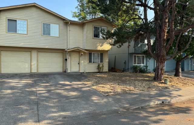 Freshly updated 3 bedroom 2 bathroom duplex with garage! photos photos