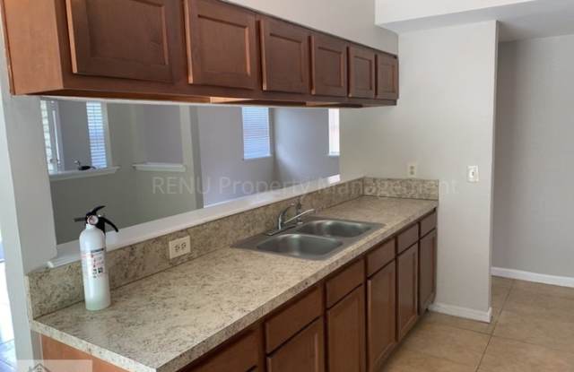 7912 Chateau Drive South Gallery 2