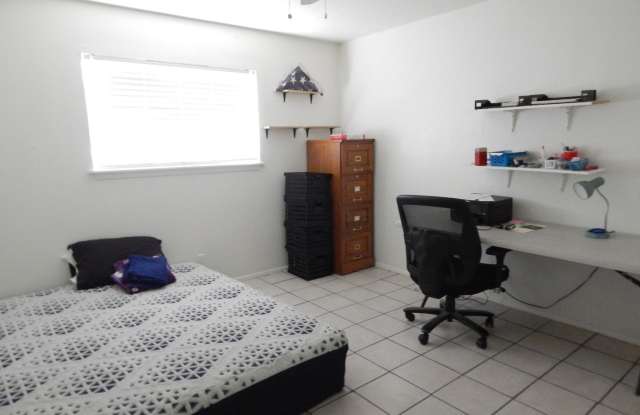 923 Eikel Gallery 3