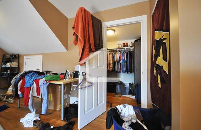HUge 5 bed in allston Gallery 3
