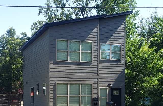 966 W Holly St photos photos