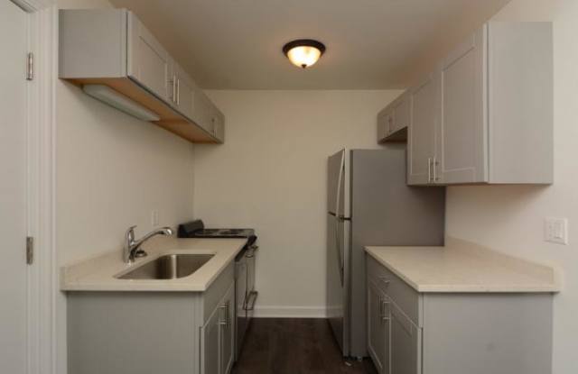 6002 Winthrop Gallery 2