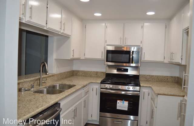 2055 Lakeridge Circle, Unit 203 Gallery 4