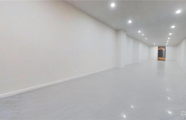 954 3rd Avenue Gallery 4
