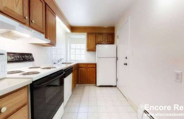34 Worthen Rd. Gallery 3