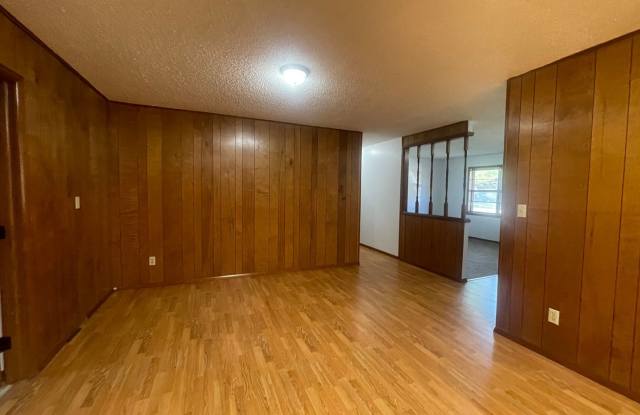 1157 E Rosebrier Gallery 4