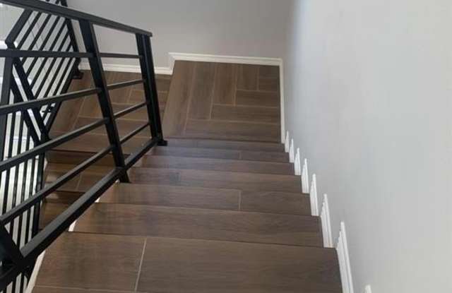 5517 N Crown Point Gallery 3