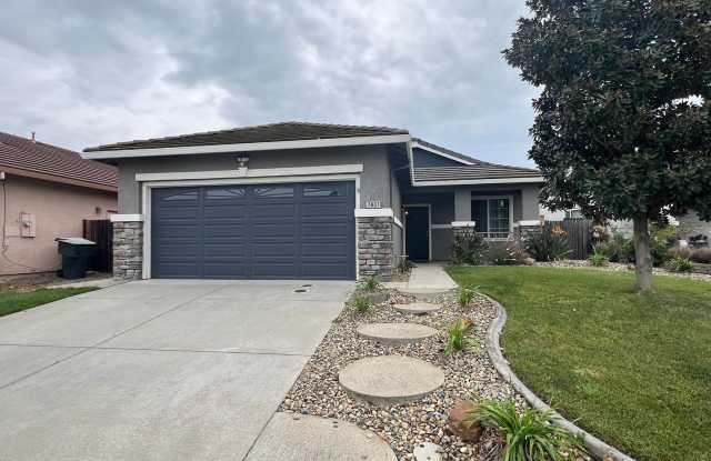 Beautiful 3 Bed, 2 Bath Home photos photos