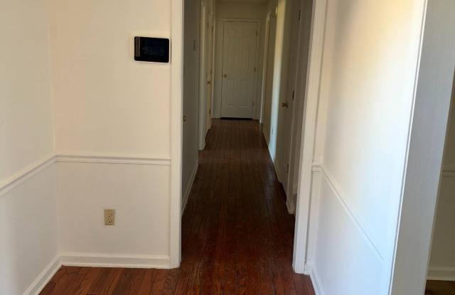 7527 Wilsford Gallery 4